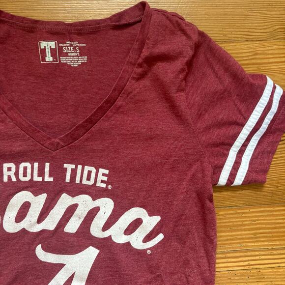 T University Alabama Crimson Tide short sleeve graphic womens shirt SIZE S - Picture 3 of 5